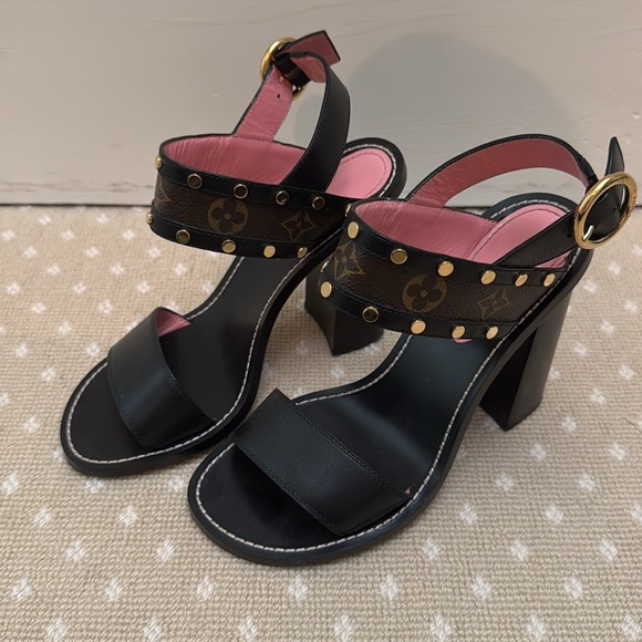 Louis Vuitton Heels - Picture 2 of 11